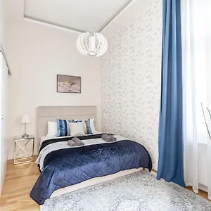 Luxury Quentin 3 Bedrm, 2 Bathrm Appartamento Budapest